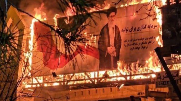 Birçok kente yayıldı: Esnaflar, öğrenciler, avukatlar ayakta |