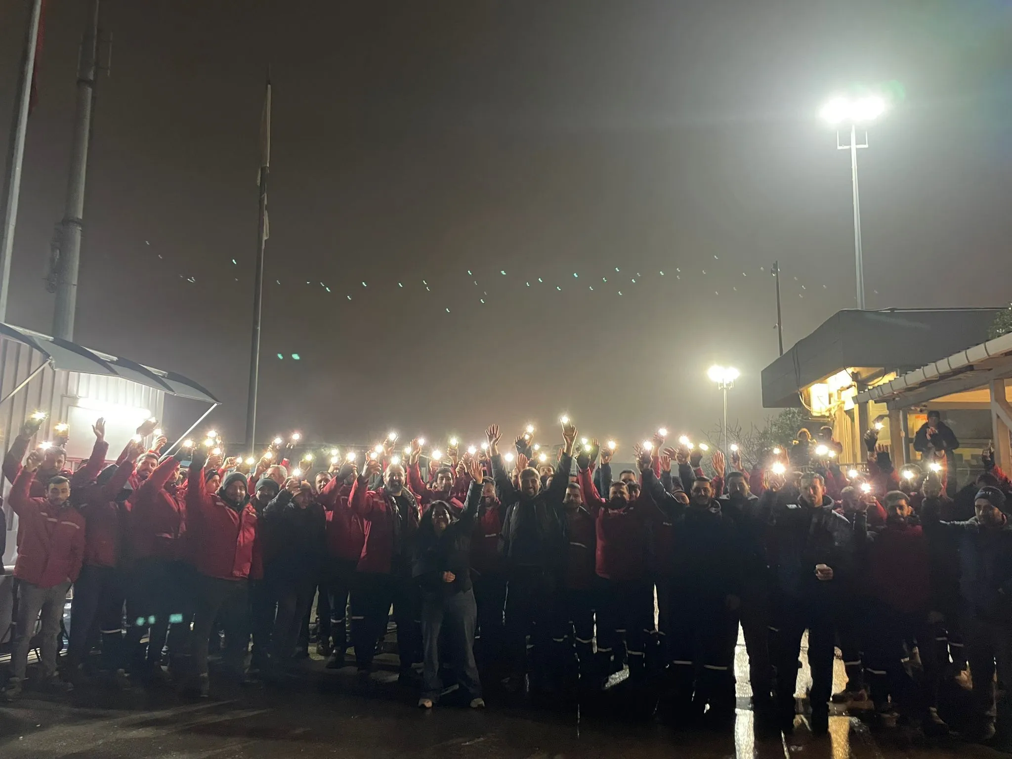 Migros depo işçileri iş bıraktı |