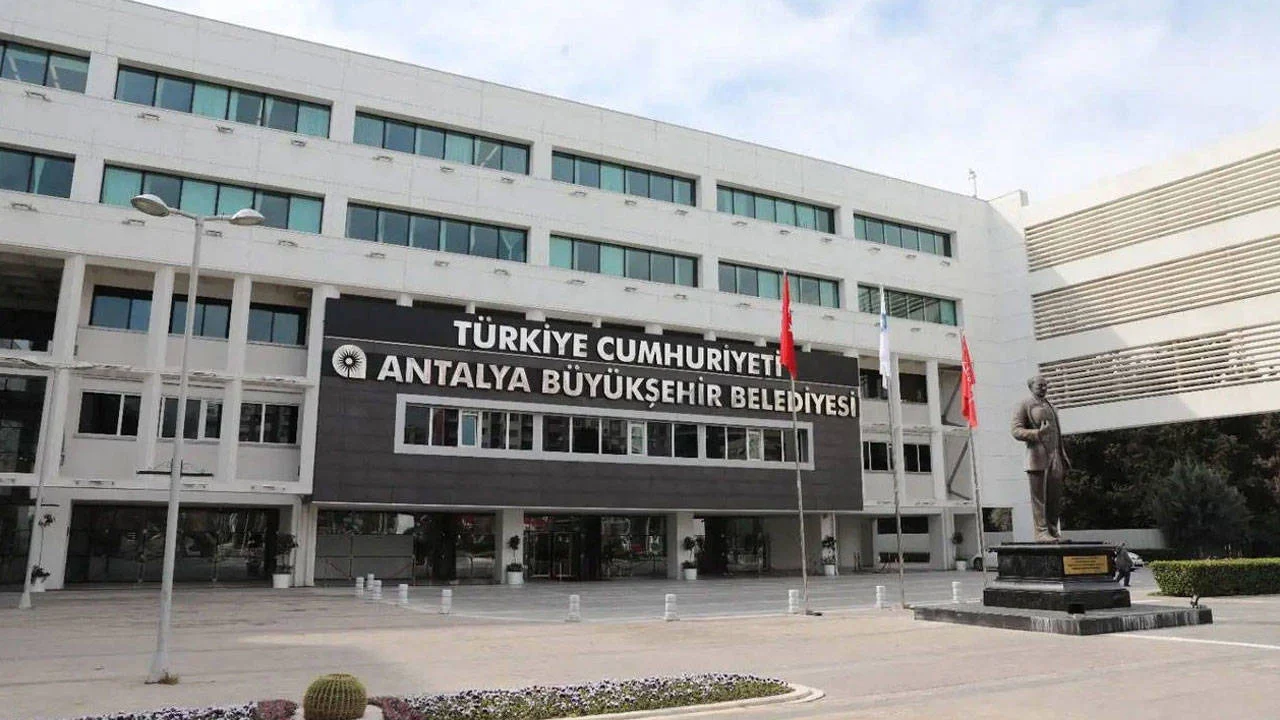 Antalya Büyükşehir Belediyesi’ne yeni operasyon |