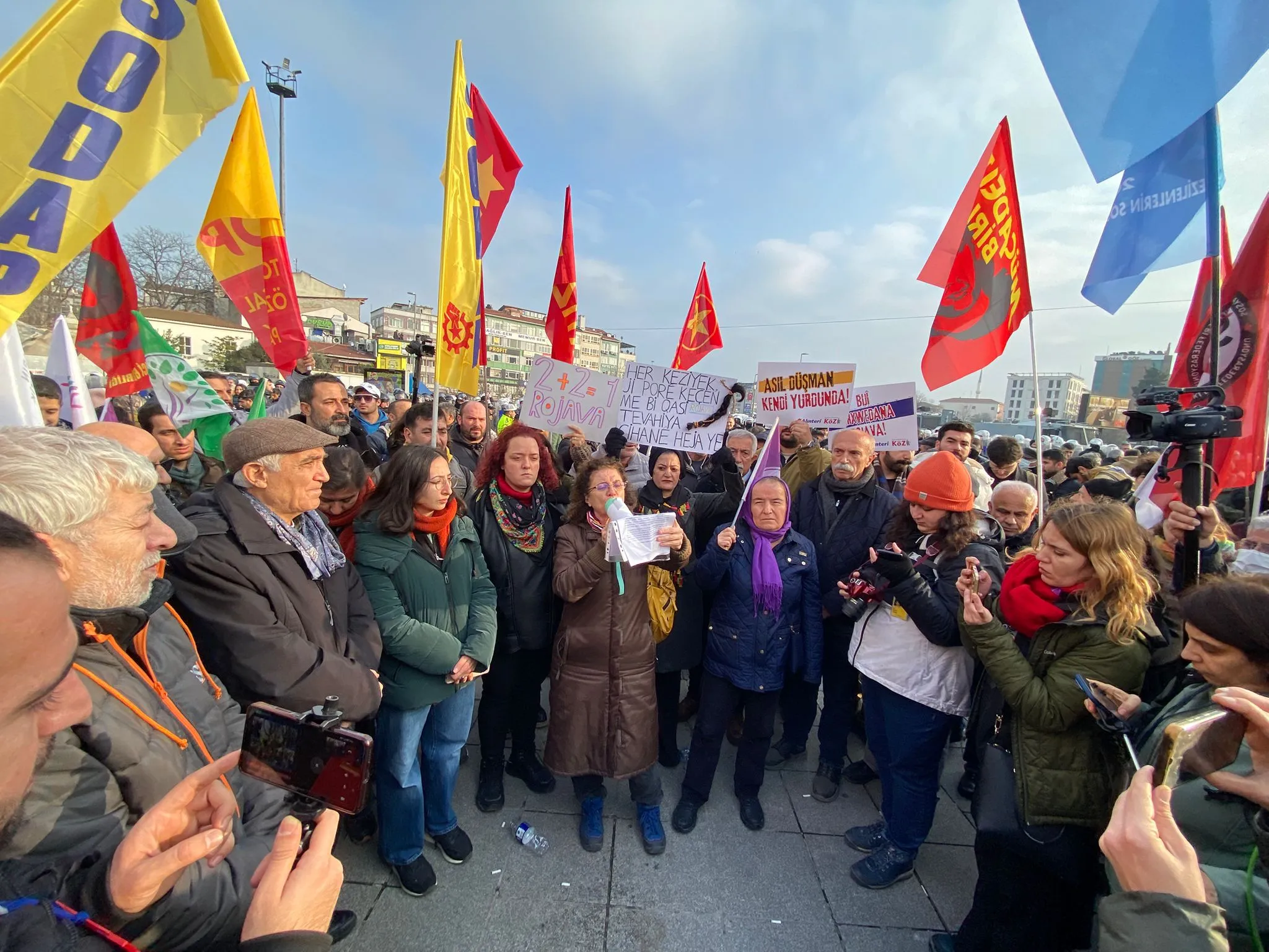İstanbul’da Rojava eylemine polis müdahalesi
