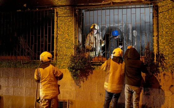 Kadıköy’de apartmanda yangın: