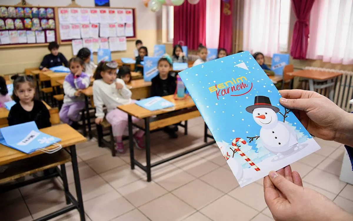 18 milyon öğrenci karne aldı l