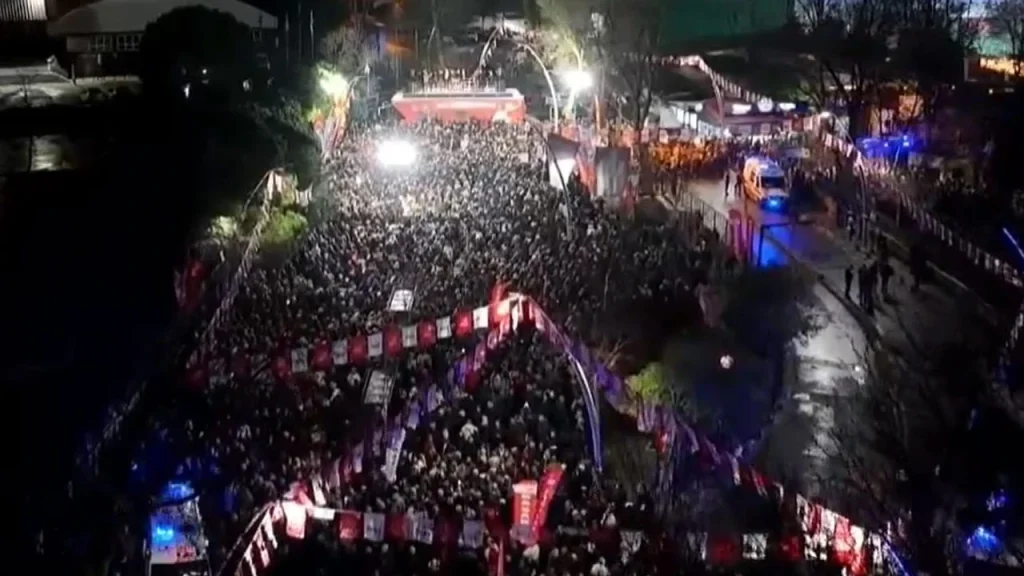 CHP Genel Başkanı Özel: — Erdoğan - Trump ilişkisi Türkiye için tehdittir görseli