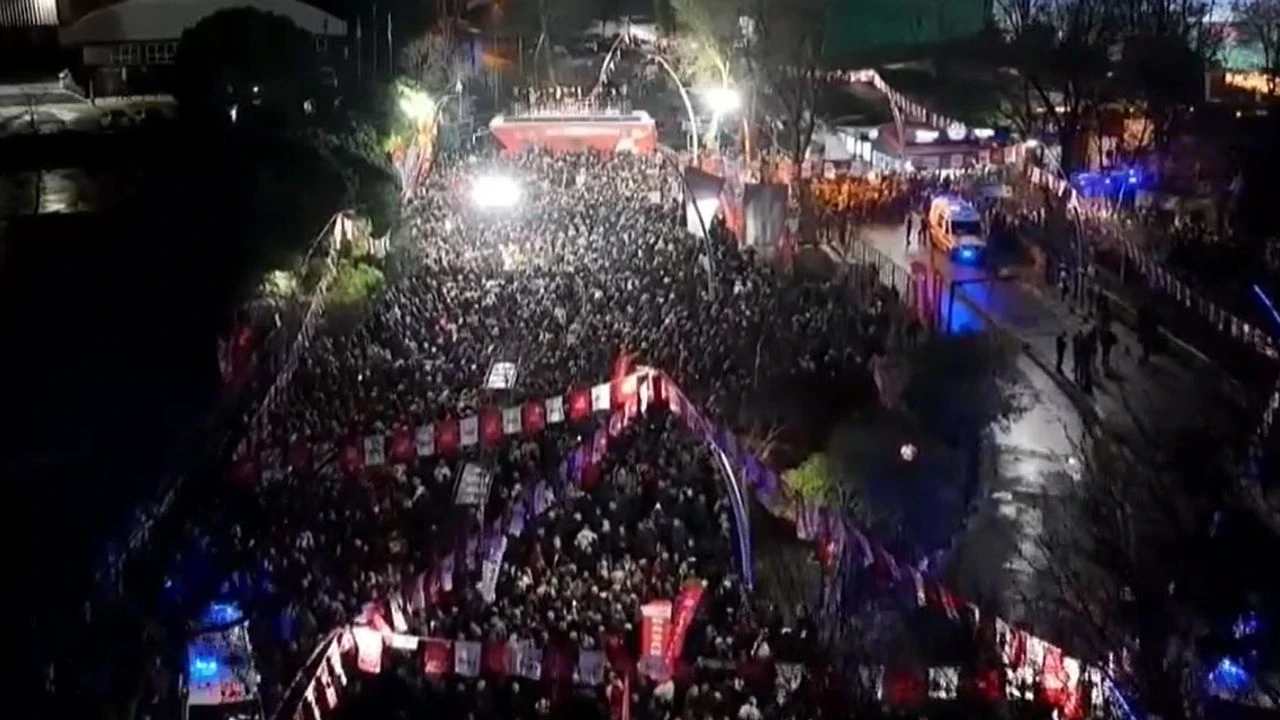 CHP Genel Başkanı Özel: — Erdoğan - Trump ilişkisi Türkiye için tehdittir görseli