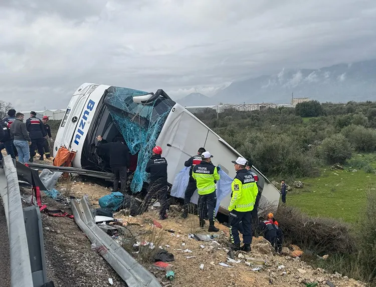 Antalya’da kaza | — 8 kişi yaşamını yitirdi görseli