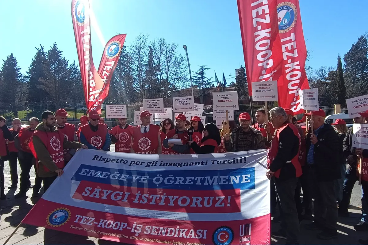 Özel İtalyan Lisesi öğretmenleri |