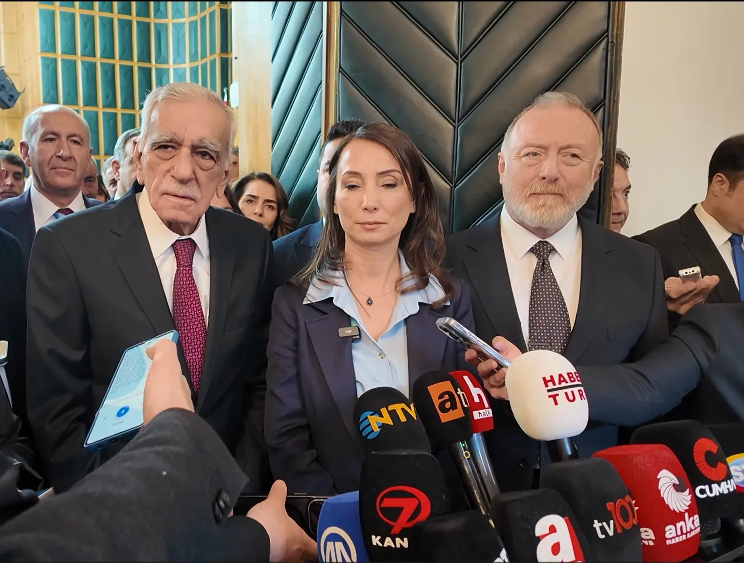 Bahçeli’nin kayyum çıkışına ilişkin konuştu: