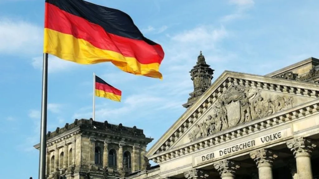 almanya-alman-meclis-reichstag-berlin-696×398