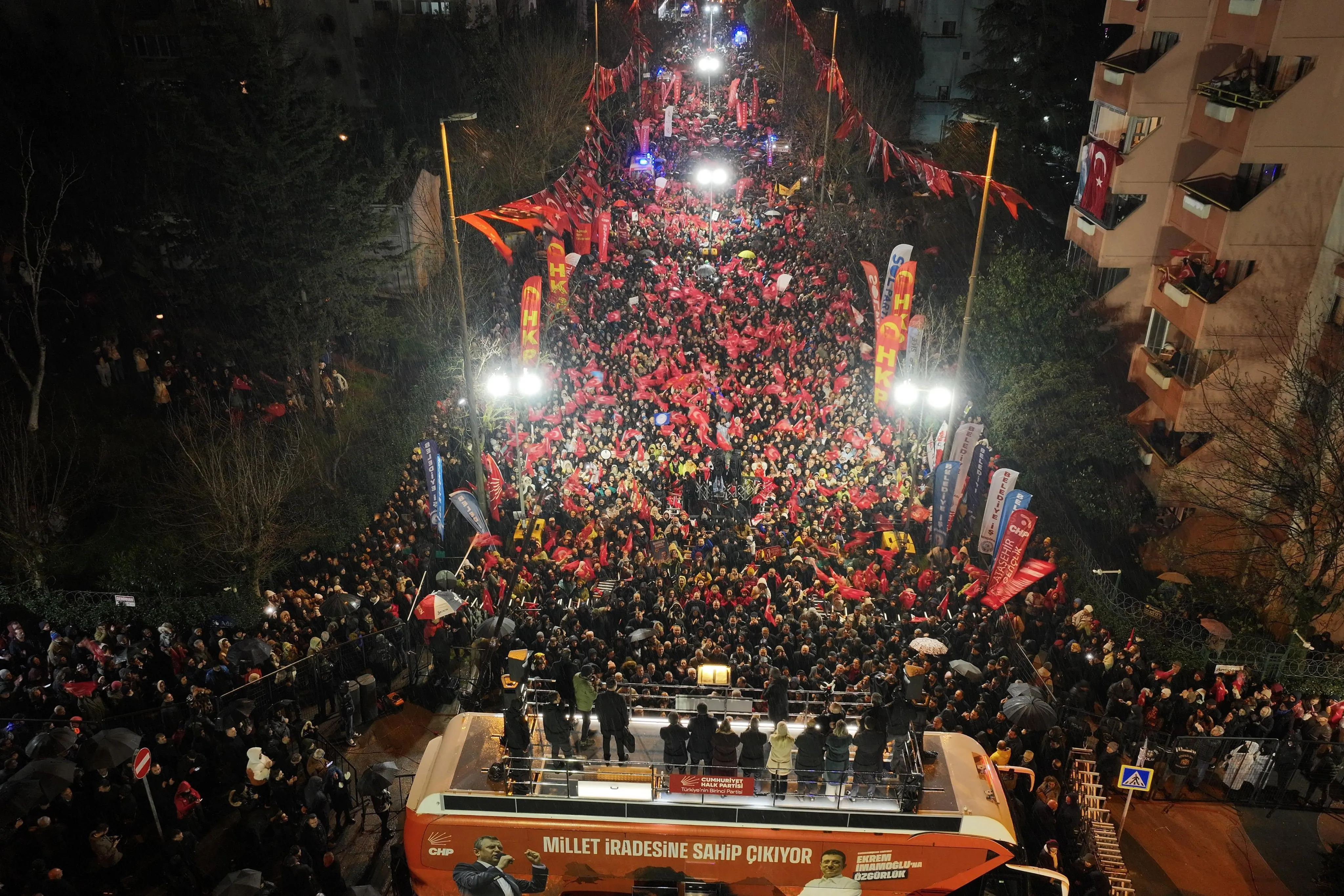 CHP lideri Özel iddia etti: — "İBB davasını Haziran’a erteletmek istiyorlar" görseli