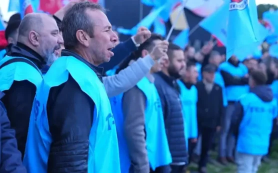 Soma’da işçiler çadır kurdu l