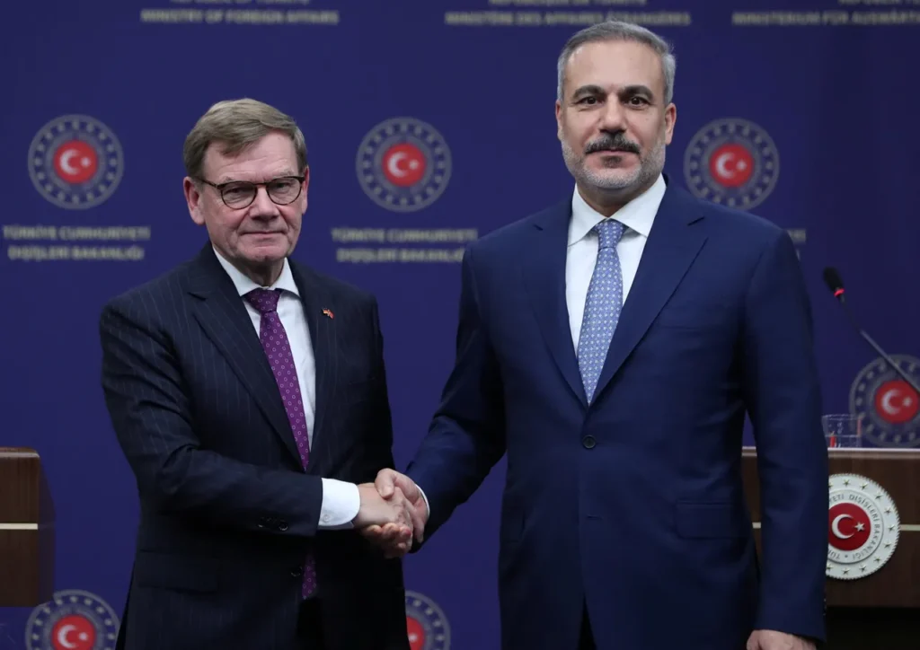 2025_10_17T153737Z_803344769_RC2QDHADLF9Y_RTRMADP_3_TURKEY_GERMANY_WADEPHUL