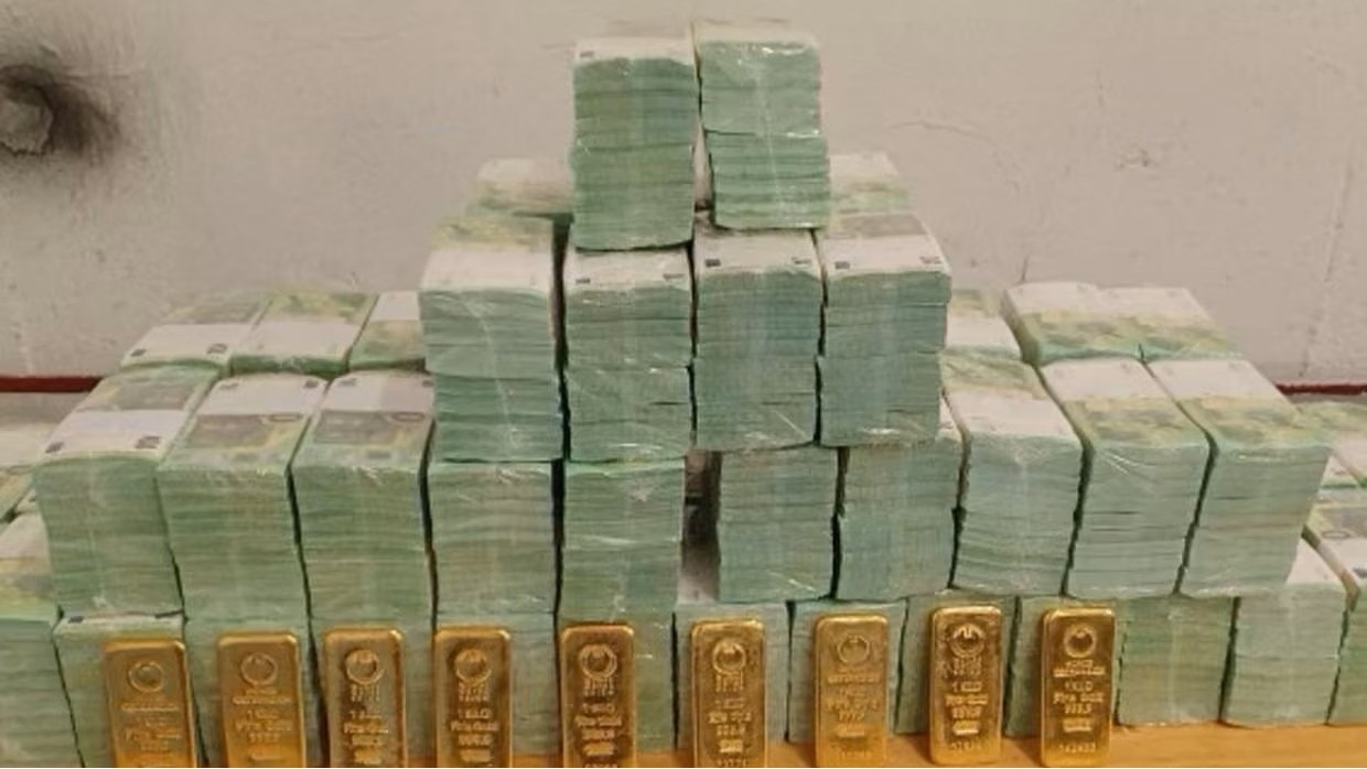 Macaristan, Ukrayna konvoyuna el koydu |