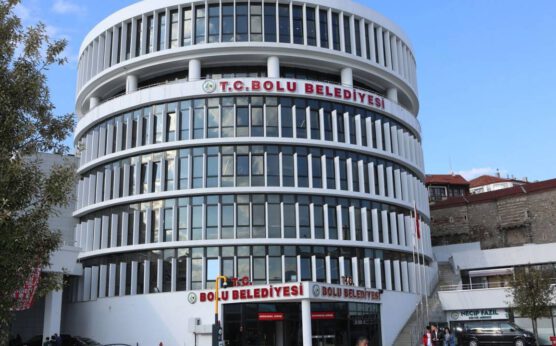 Tanju Özcan görevden uzaklaştırılmıştı |